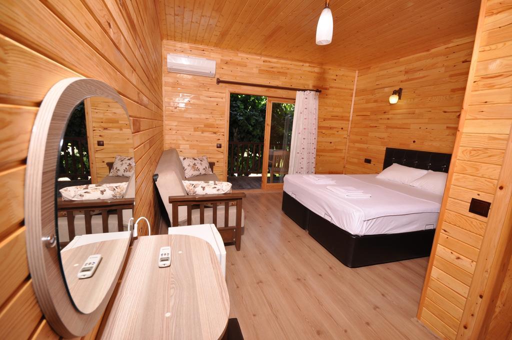 Hotel Cesur Pansiyon Çıralı Exterior foto