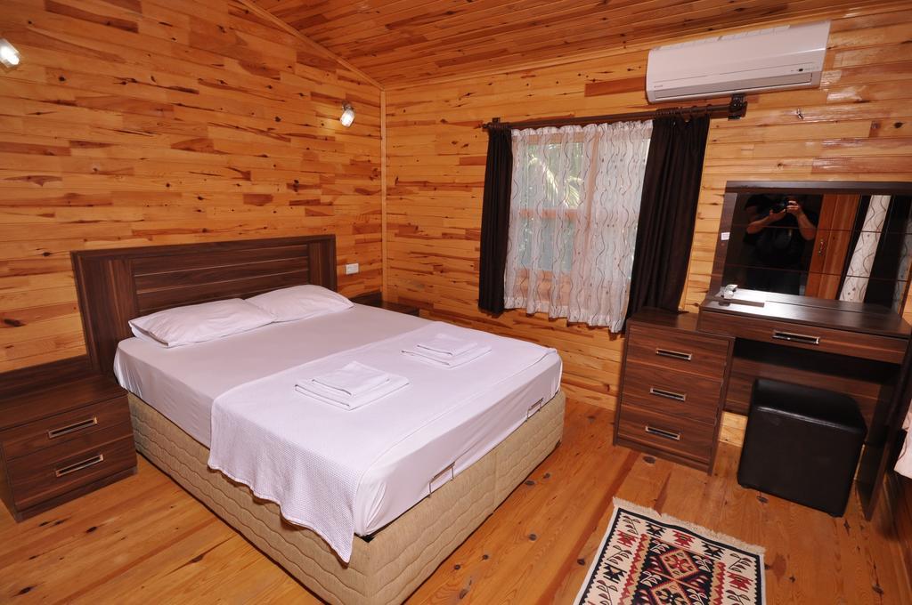 Hotel Cesur Pansiyon Çıralı Exterior foto
